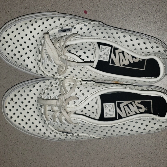 Vans - Picture 3 of 5